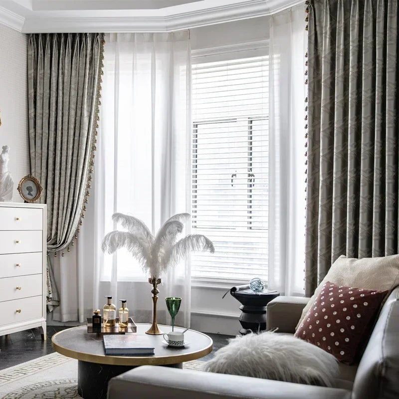 rideau occultant classique gris beige motif géométrique franges dorées salon chambre maison luxe