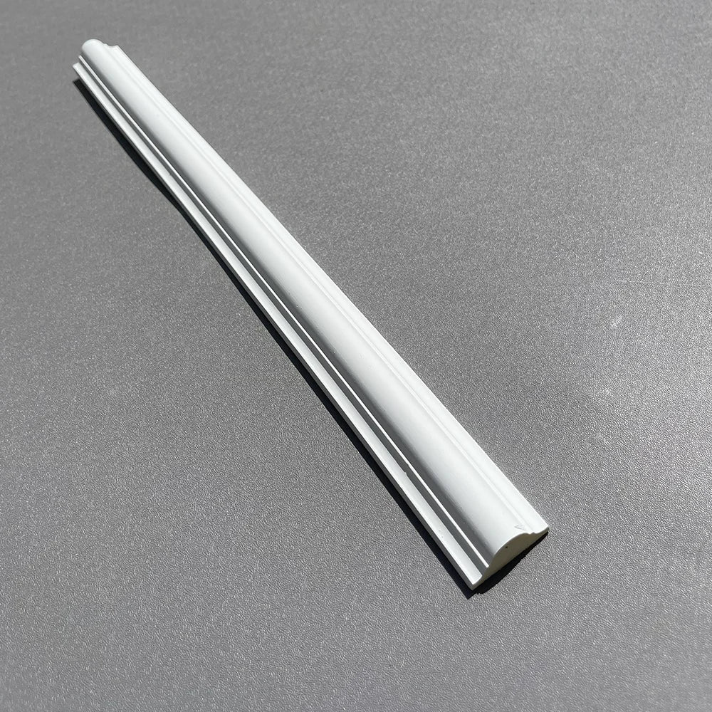 moulures decoratives resine blanc modernes adhésives mur fond plinthe profiles lisses opaques