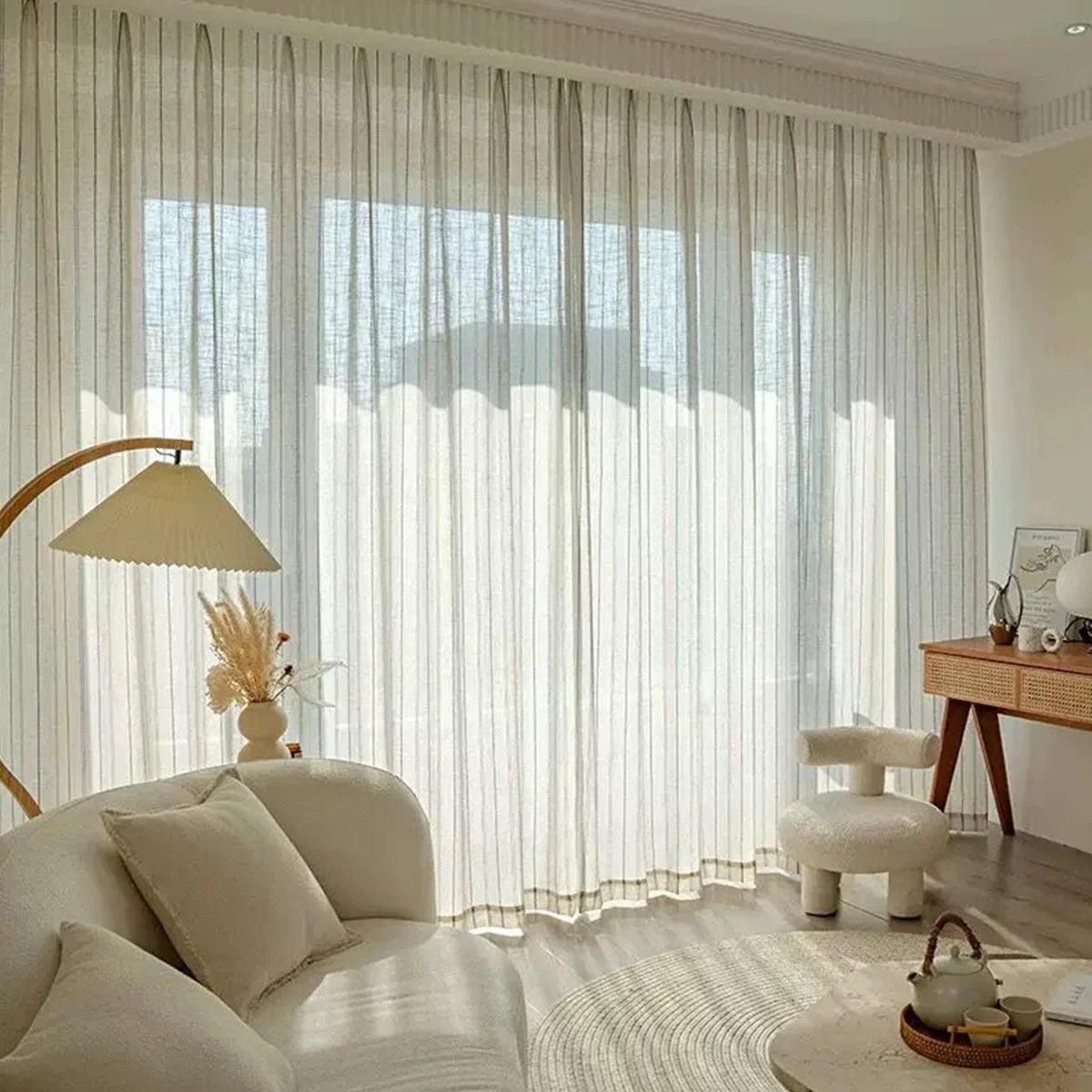 rideau transparent rayures horizontales beige clair noir moderne rustique fenêtre chambre salonextérieur opaque minimaliste