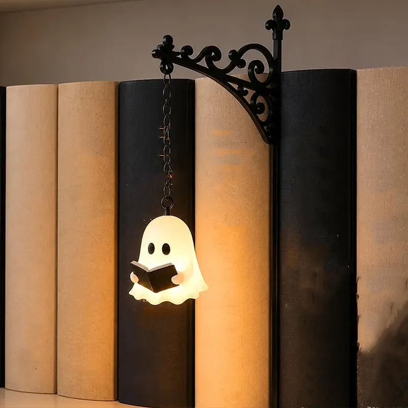 lampe suspendue noire blanche fantôme halloween chapeau citrouille motifs floraux vintage élément mural