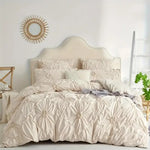 ensemble literie bohème plissé motif floral couleurs unies beige clair couvre lit oreillers élégant