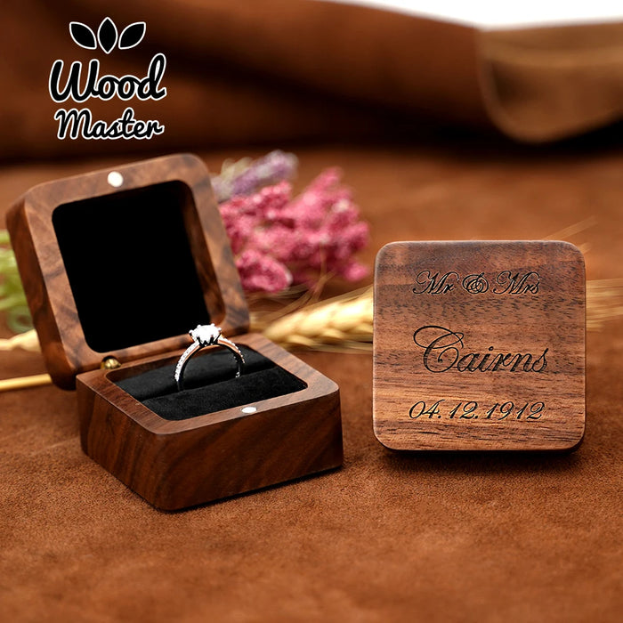 Boîte à bijoux en bois de noyer avec intérieur velours rouge