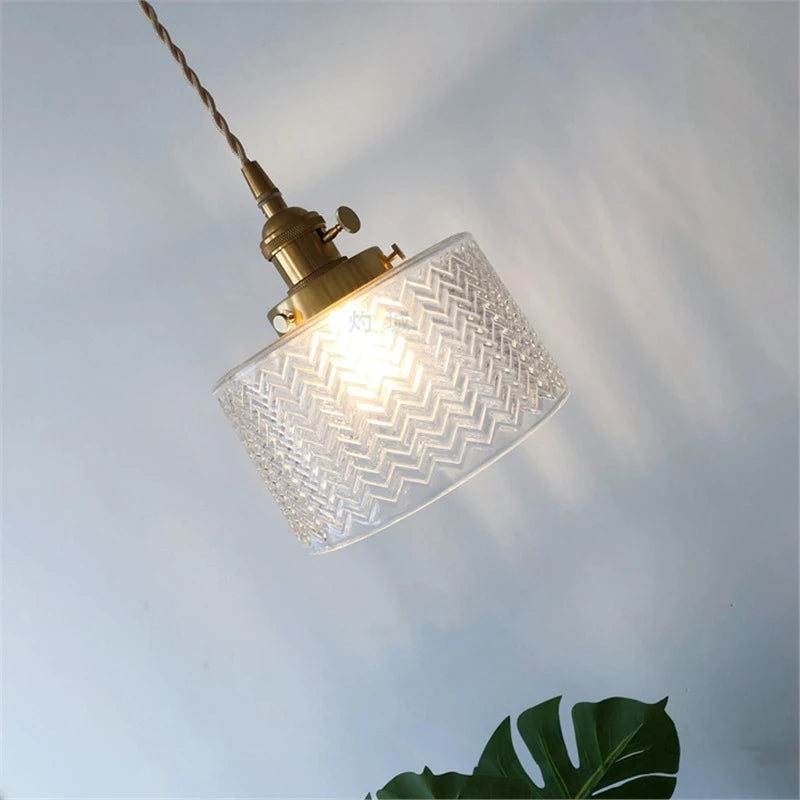 lampe suspendue verre ondulé texture zigzag dorée rétro lustre intérieur salon cuisine salle manger