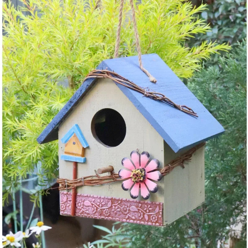 nichoirs oiseaux motifs floraux abeille coccinelle couleurs vives cordelette jardin balcon pastorale