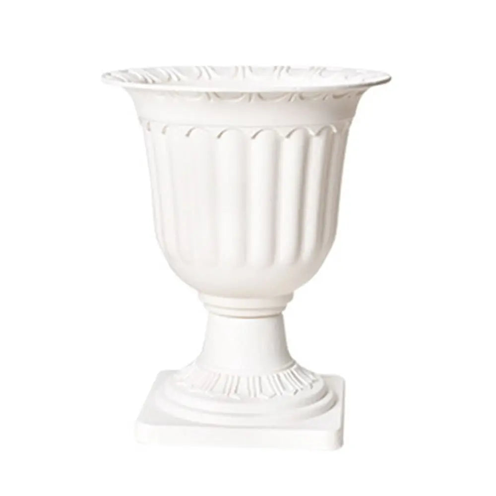 urnes decoratives antiques pots fleurs blancs canelures sculptees intérieur salon decoration