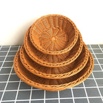 paniers rangement rotin tressé marron clair traditionnels réutilisables fourchettes bois décoration maison multifonctionnels