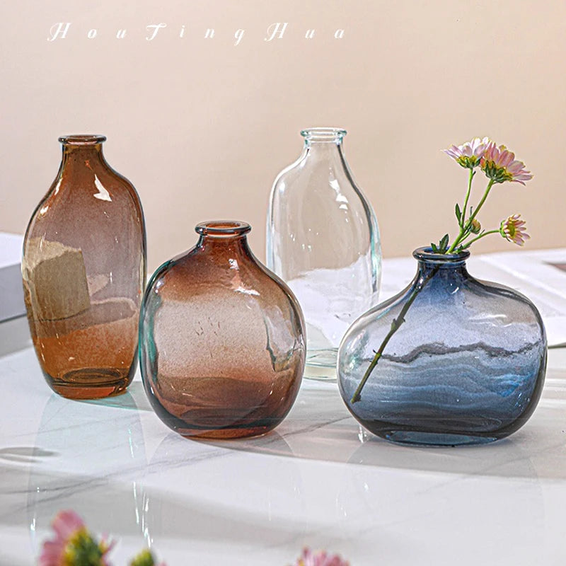 Vase en verre soufflé avec design créatif pour bureau