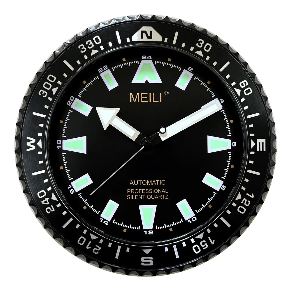 horloge murale quartz lumineuse marin cadran noir aiguilles colorées lunette graduée
