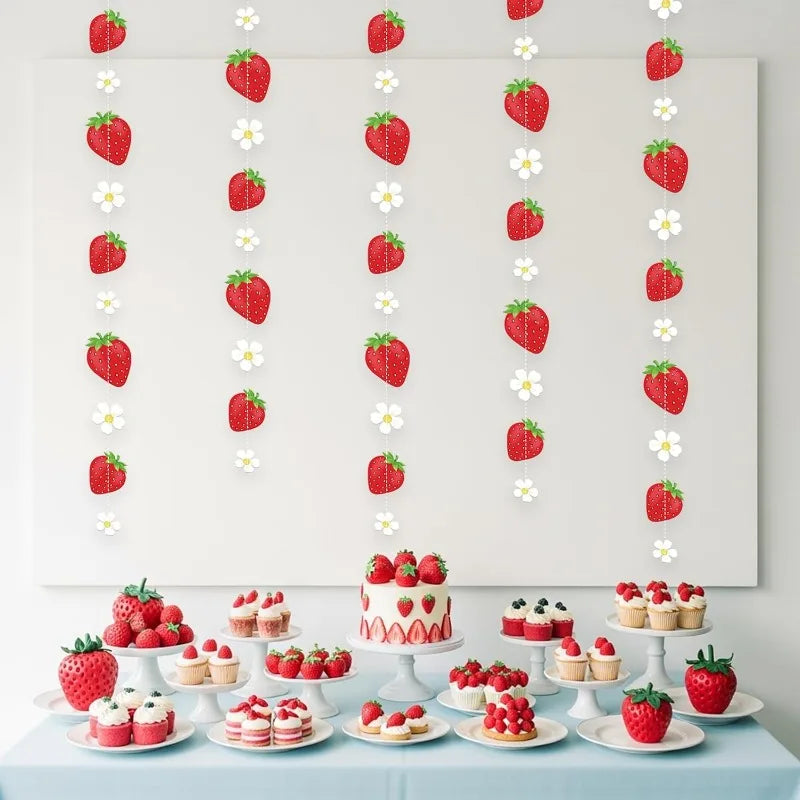 guirlande fraises fleurs blanches décoration anniversaire enfant rouge blanc vert festive tropicale chambre maison
