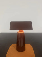 lampe table moderne minimaliste japonais rouge gris clair led intérieur maison
