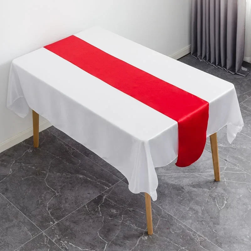 table chemin table uni moderne rouge blanc jaune doré bleu roi beigeclair opacité saisonmariages