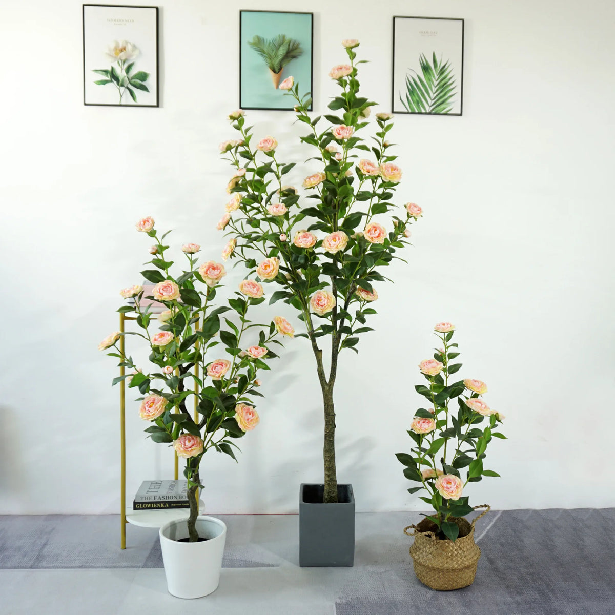 décoration intérieure arbre artificiel vert feuilles roses modernes maison
