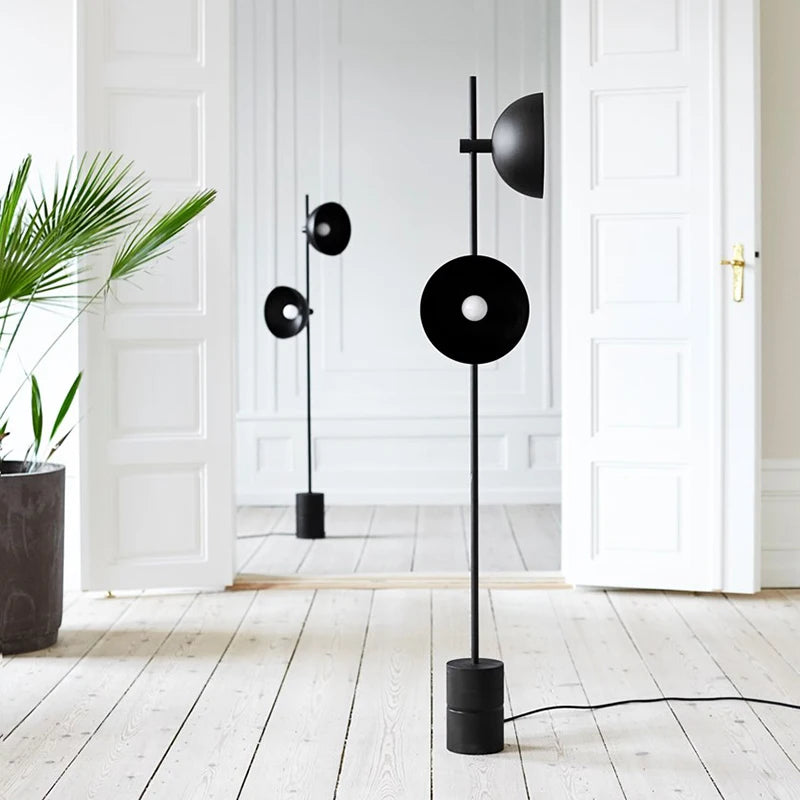 lampe sol noire moderne minimaliste deux sources lumineuses interrupteur tactile métal