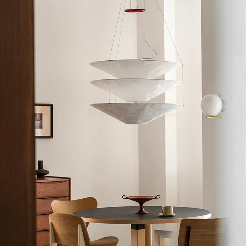 suspension lumineuse moderne blanc texture naturelle opacité minimaliste câbles lumière neutre chambre salon