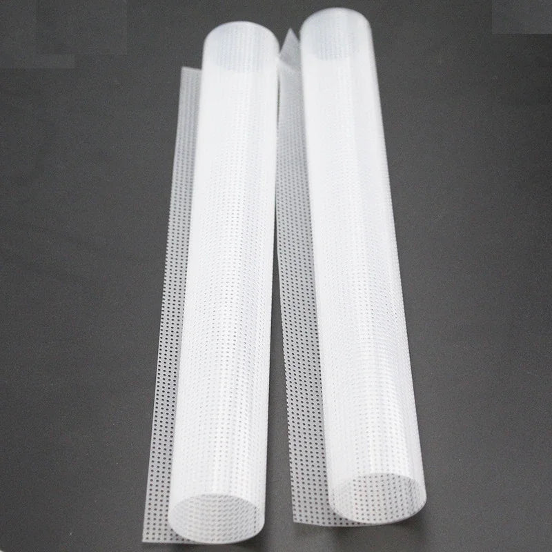 tissu perforé blanc translucide moderne toile soluble l'eau coton 100% perforations régulières broderie