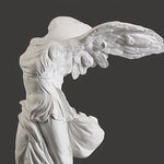 statuette victoire samothrace resine blanche ailes detaillees art grec antique deco