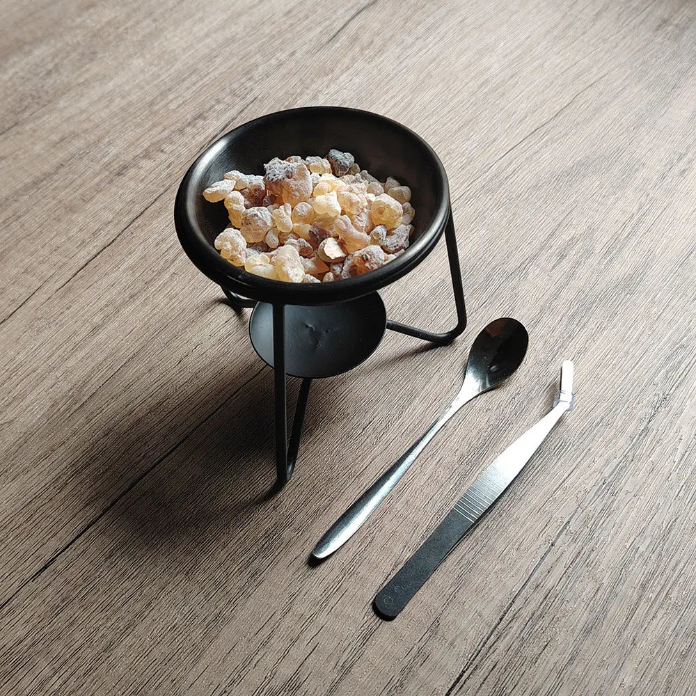 bougie minimaliste incense bol noir doré moderne poudre résine pincette cuillère sac