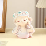 statuette articulée fleurs couronne cheveux ondulés blanc jaune bleu vert