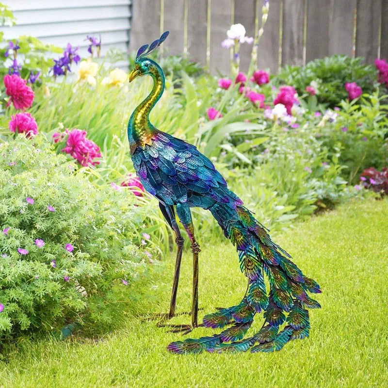 statue paon extérieur métal bleu vert jaune violet turquois plumes texturées réaliste jardin patio