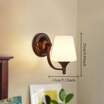 lampe murale classique bronze foncé abat jour blanc verre opaque éclairage intérieur ambiance chambre