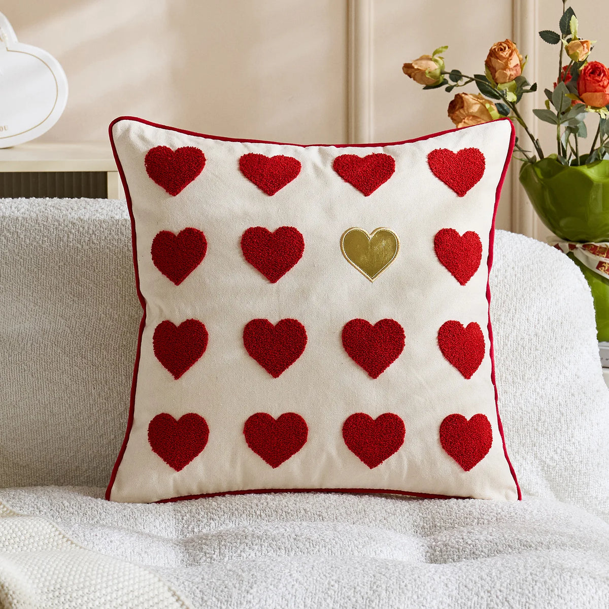housse coussin brodé cœur love moderne blanc rouge rose fixation décoration intérieure voiture