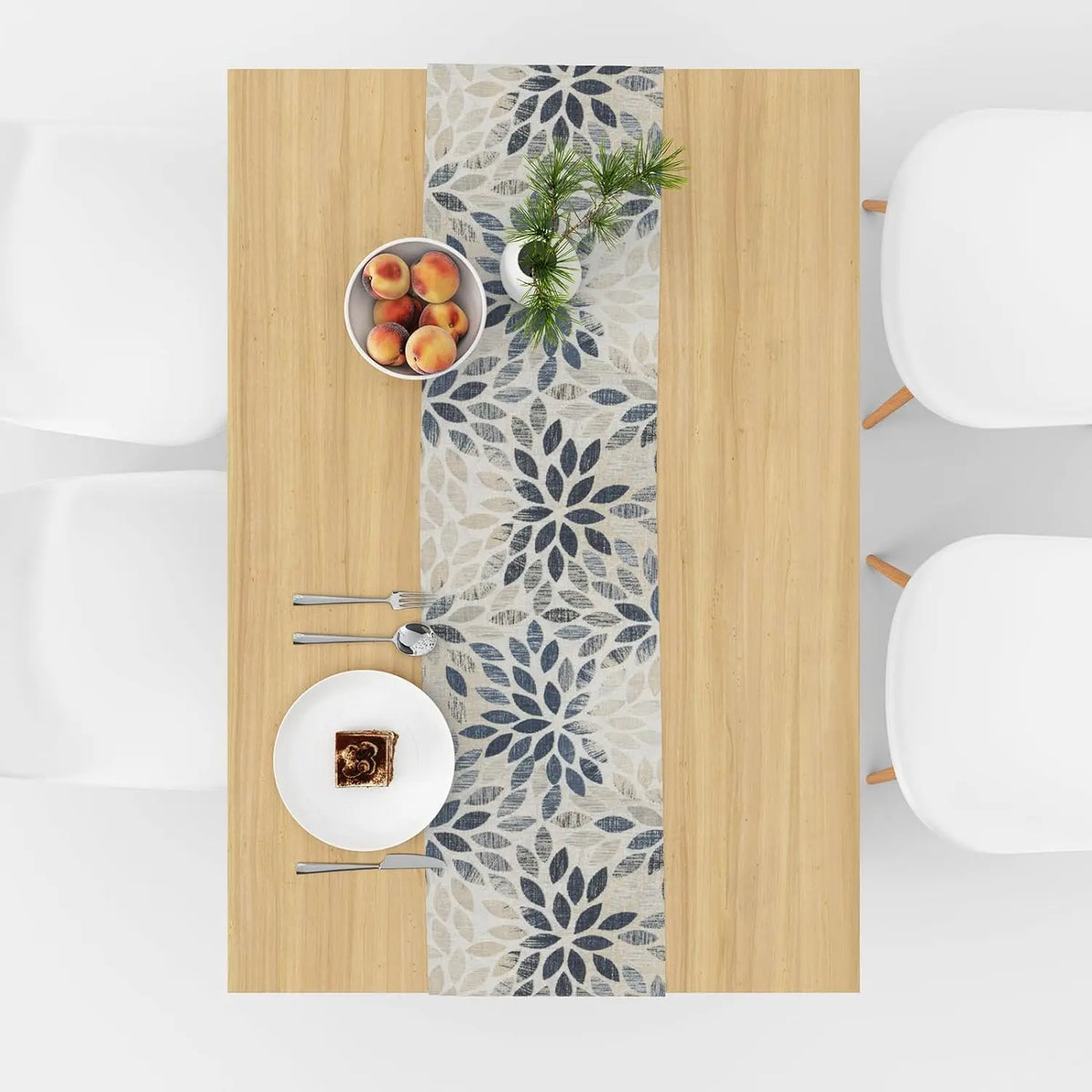 chaise table moderne chemin table lin bleu marine motif floral décoration intérieur