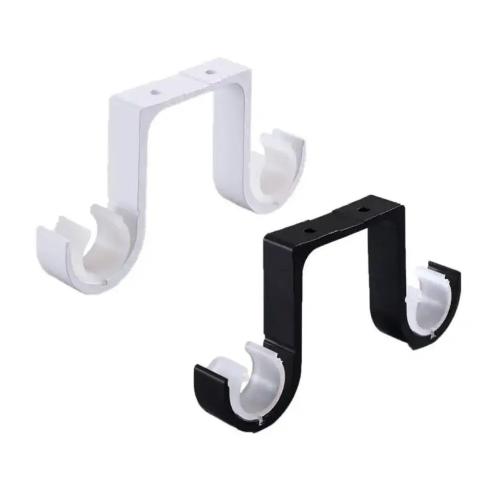 Supports de tringle à rideau double en aluminium noir sur fond blanc