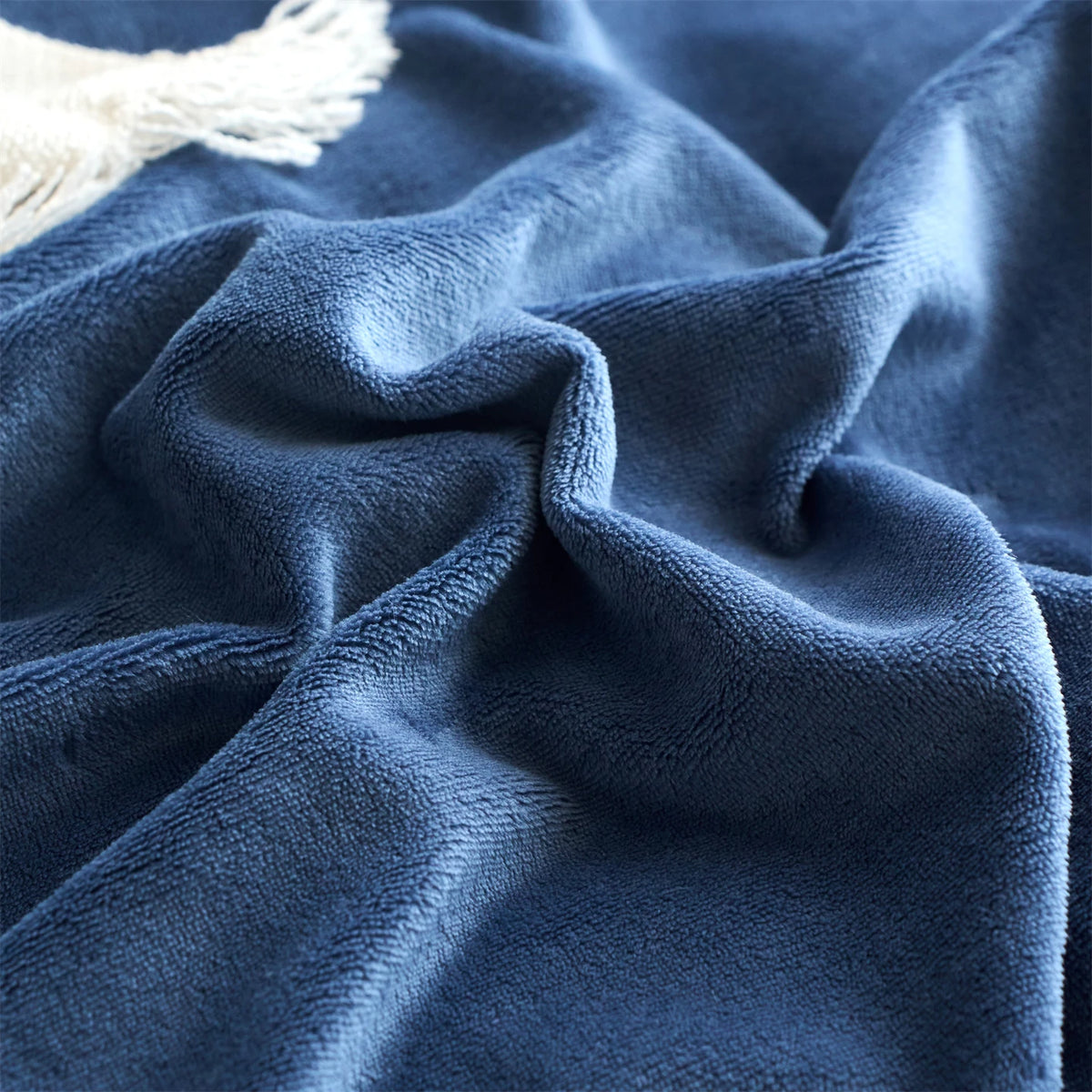 taies d'oreiller velours polyester bleu marine zip doré contemporain maison simple