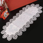 serviette table blanche brodée fleurs or classique élégant réutilisable polyester