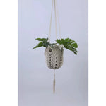 panier suspendu boho chic tissé motifs floraux jaune clair crochets métalliques deux cordons suspension