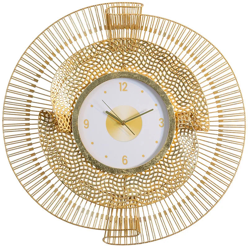 horloge murale moderne or motif géométrique contemporain fixation aluminium cuivre