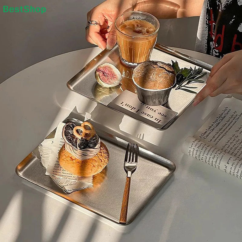 plateau rectangulaire argenté lisse moderne service table gâteau boisson pain