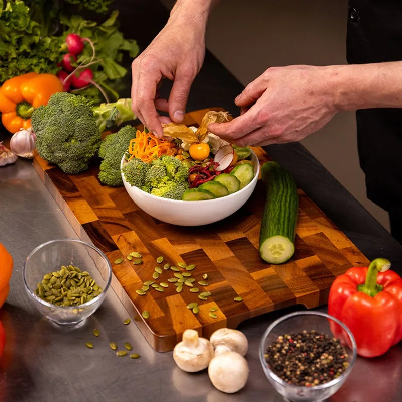 planche découper bois marron carreaux moderne double face légumes viandes kitchen chopping board