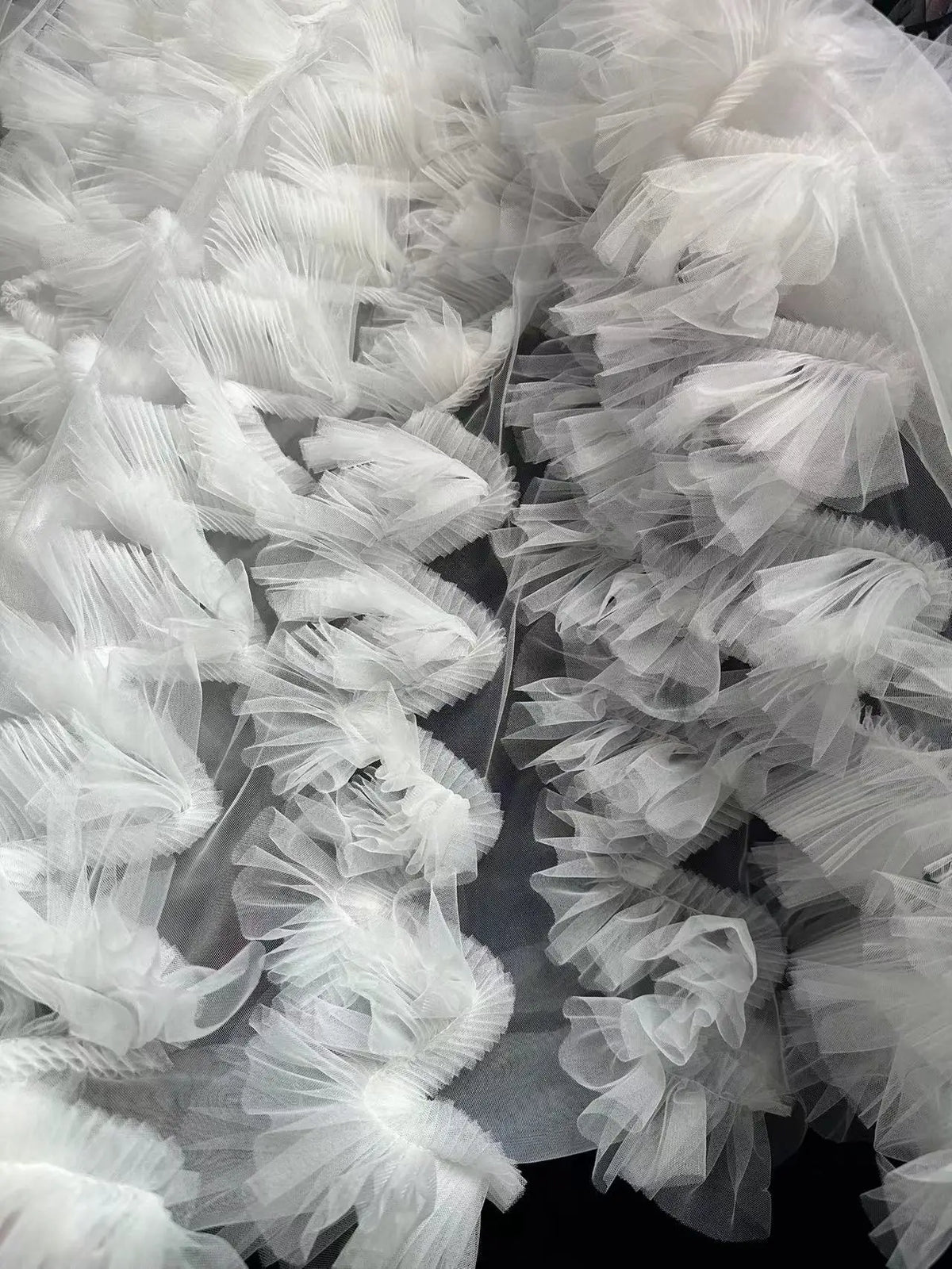 ruban tulle blanc noir rose bleu clair plissé texture ondulée opacité élégant décoration mariage