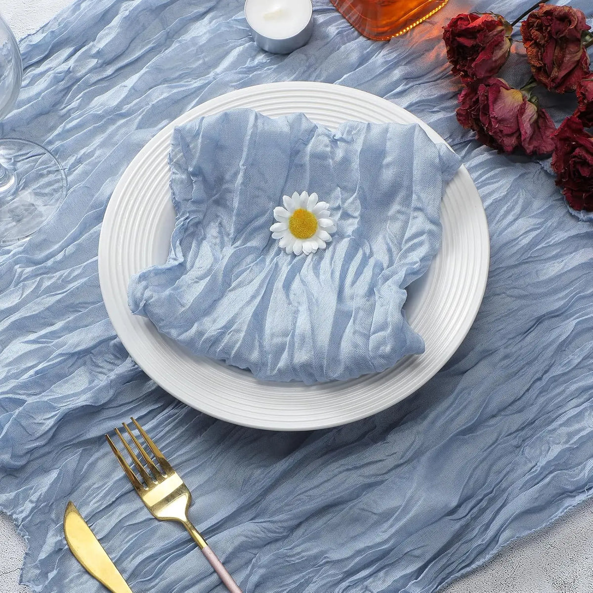 serviettes gaze coton bleu clair rayures fines élégantes mariage table décoration rustic farmhouse