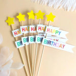 décorations gâteau happy birthday multicolore nounours chapeau banderoles géométriques festives piquées bois