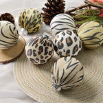 Décoration sapin boule léopard tissu
