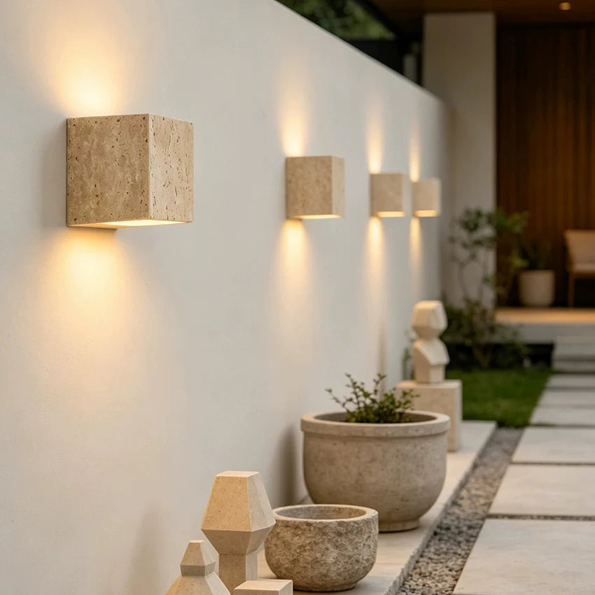 applique murale moderne minimaliste pierre travertin beige clair éclairage led intérieur extérieur hydrofuge