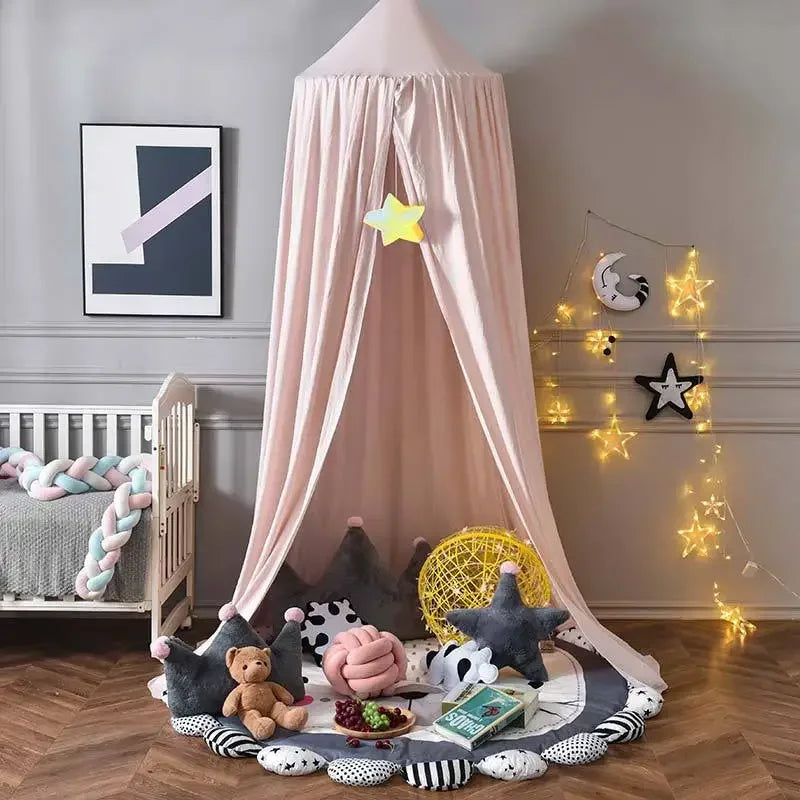 tente lit enfant vert pastel tapis oreillers peluches moderne