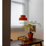 lampe suspendue moderne orange brillante salon chambre intérieur éclairage contemporain métal
