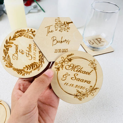 Sous-verre en bois personnalisé avec gravure pour mariage rustique