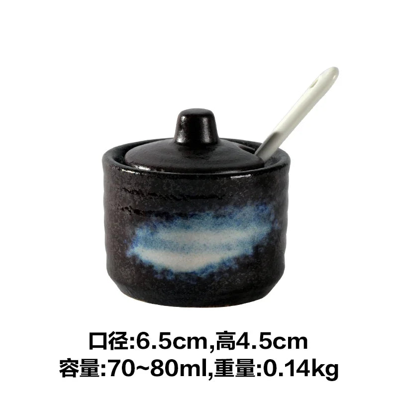 pot condiments porcelaine broyeur épices cuillère fleurs blanches motifs floraux rustique