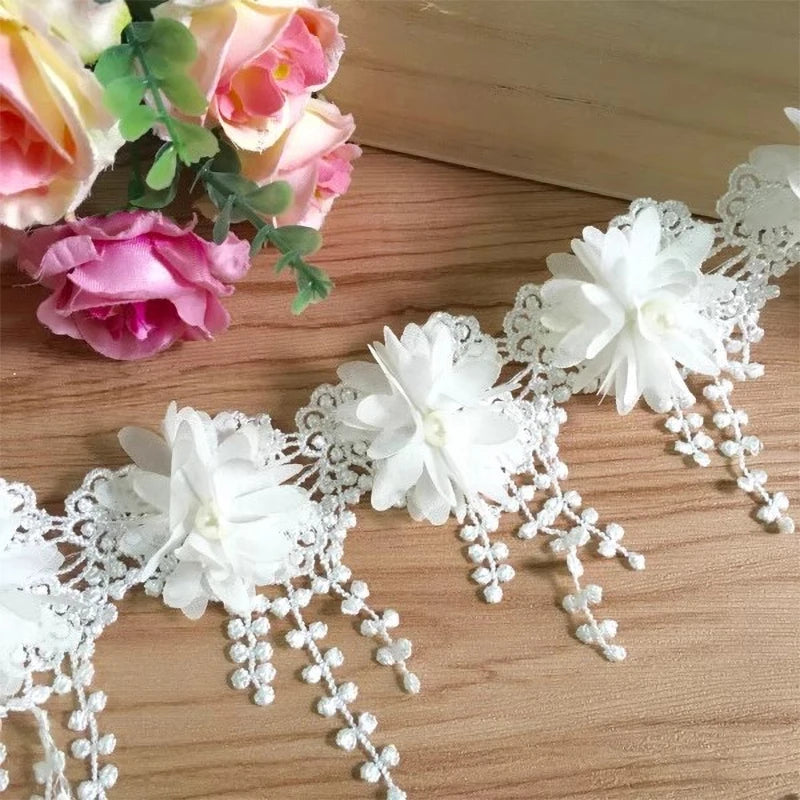 tissu dentelle polyester coton blanc noir rose clair violet fleurs romantique élégant DIY decoration