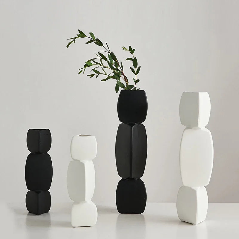 vases decoratifs modernes minimalistes geometriques blanc noir sculpturauxbranches feuillageintérieur decoration