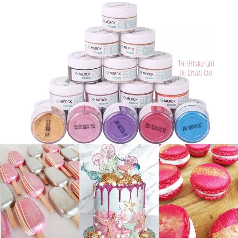 poudres colorées pinceaux décoratifs brosse poils différents outils pâtisserie artisanal pots blancs
