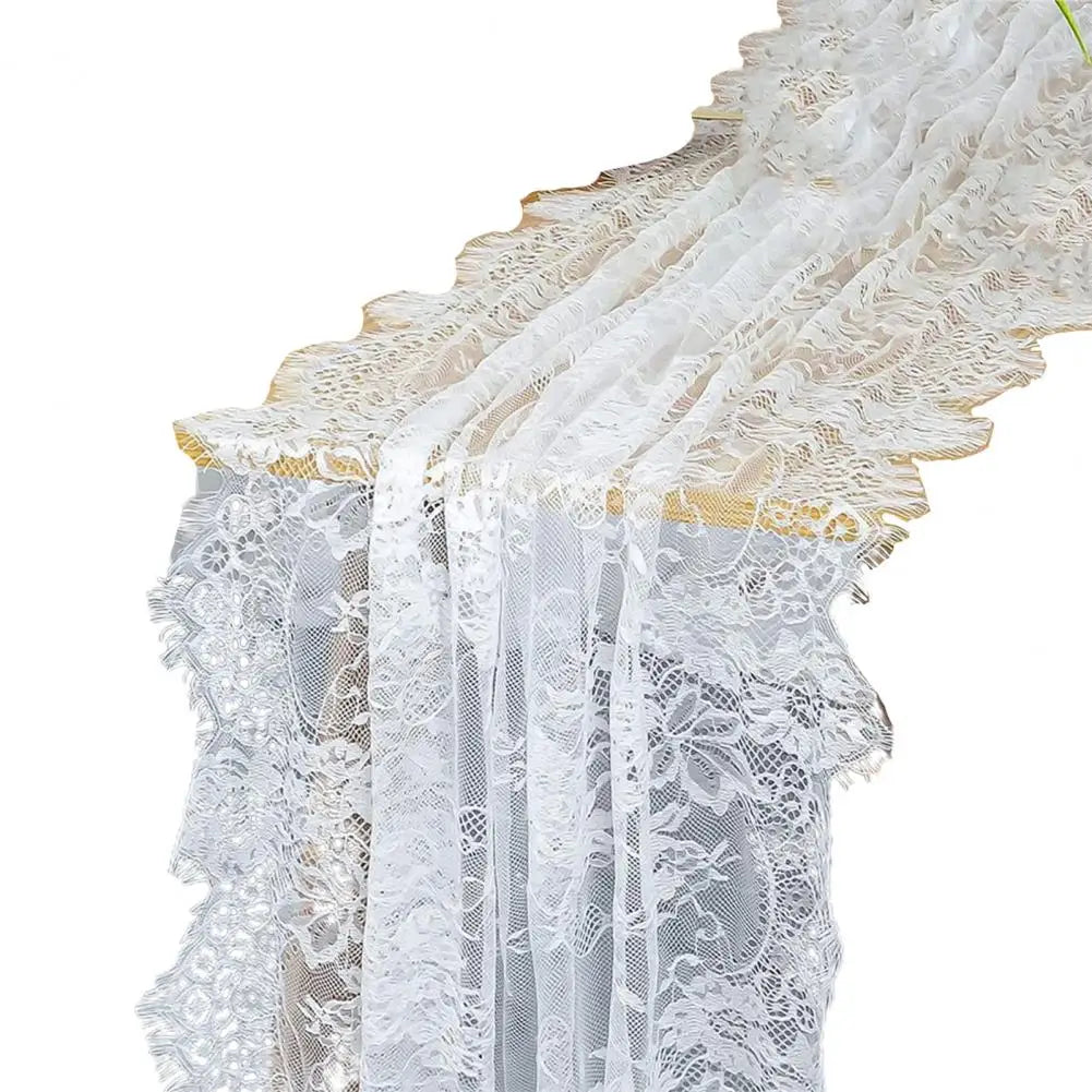 chimene table dentelle florale noire blanche transparente française deco mariage festive