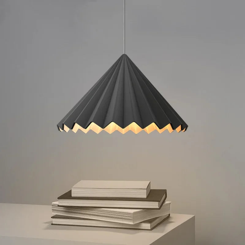 suspension plissée résine noir blanc moderne minimaliste éclairage salon étude chambre