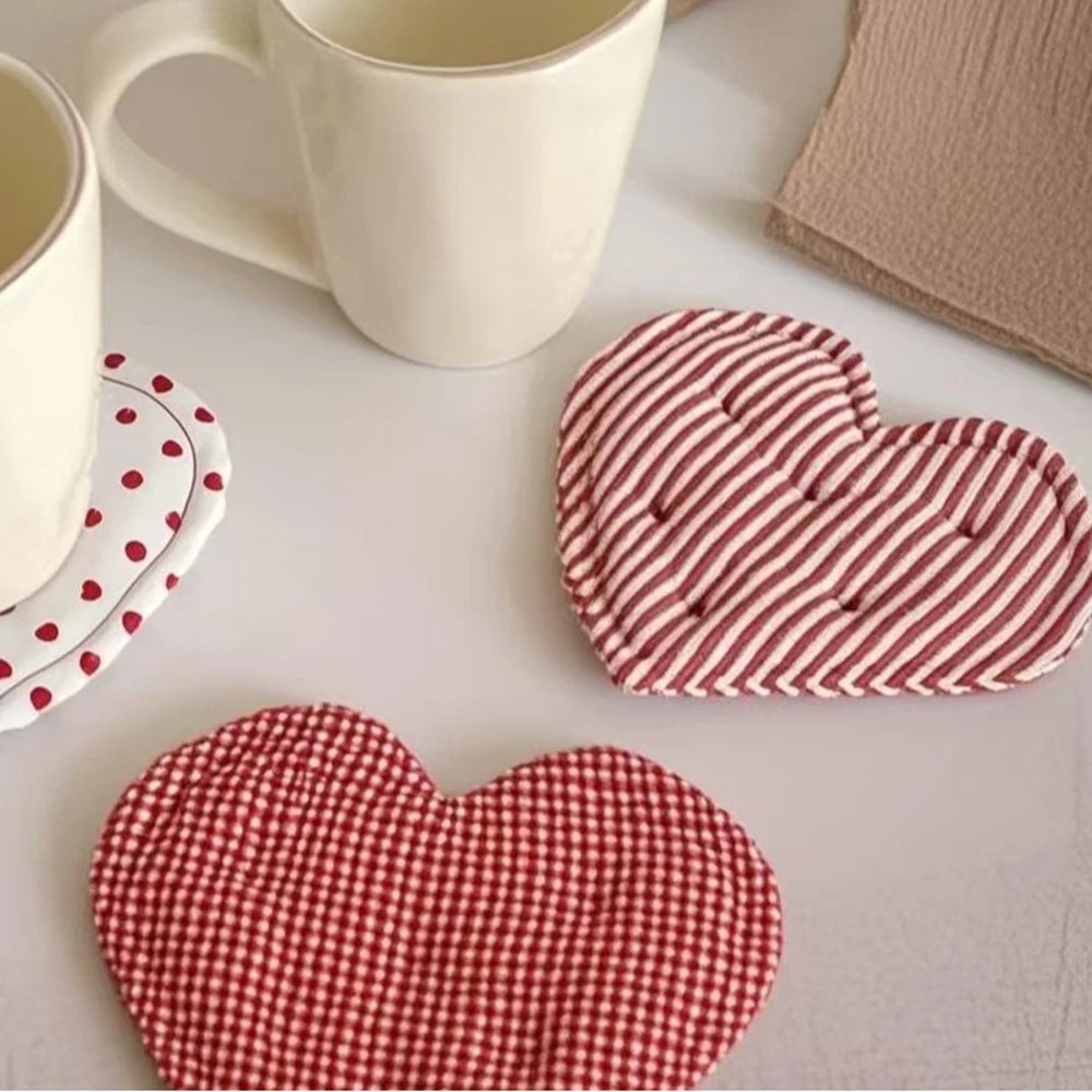 Décoration romantique avec sous-verre cœur carreaux
