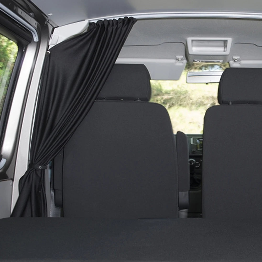 Vue d'ensemble du rideau dans un camping-car Fiat Ducato