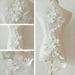 applique textile brodée floral semi transparente rose clair noir baroque